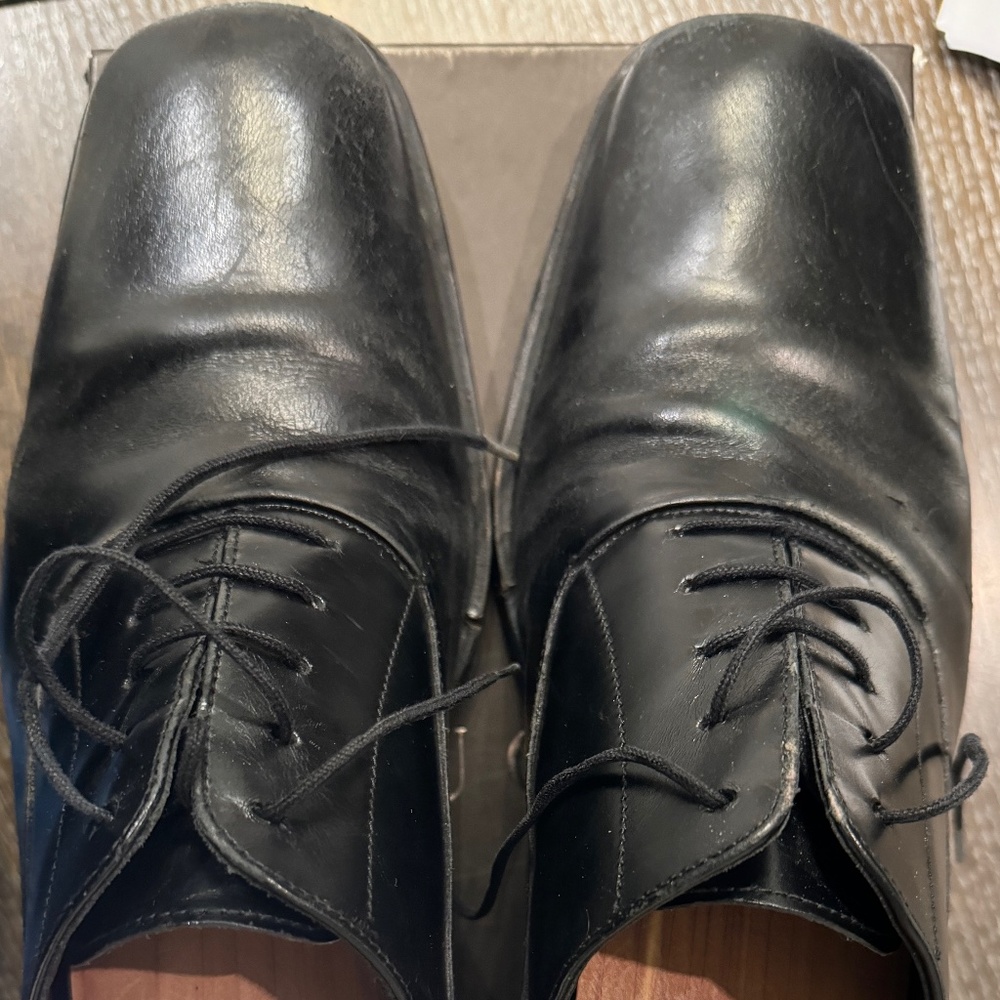 Gucci Black Dress Shoes with Shoe Trees and Original Box